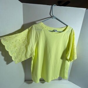 Chicos Sz 2 Yellow Top Eyelet Embroidered Short Sl  P2P 22", L26" Soft Feminine